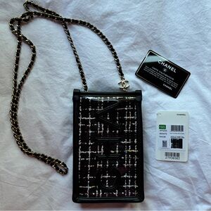 Never used Authentic Chanel clutch with chain 💞